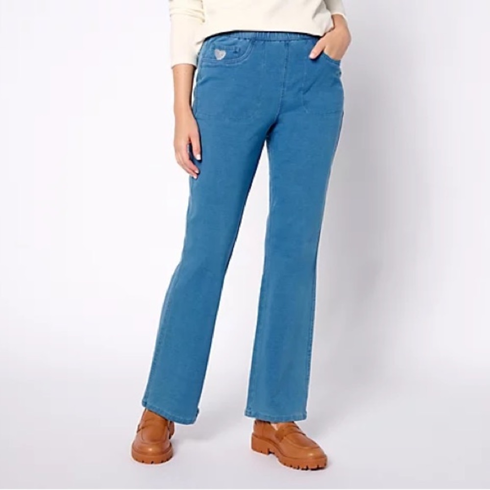 New 
Quacker Factory DreamJeannes Regular Pull On 5 Pocket Boot Cut Jeans‎